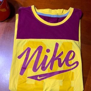 Nike Woman’s Short Sleeve Tee Slimfit XL